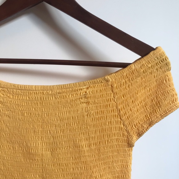 NWOT Guess Yellow Off Shoulder Crop Top - Picture 2 of 5
